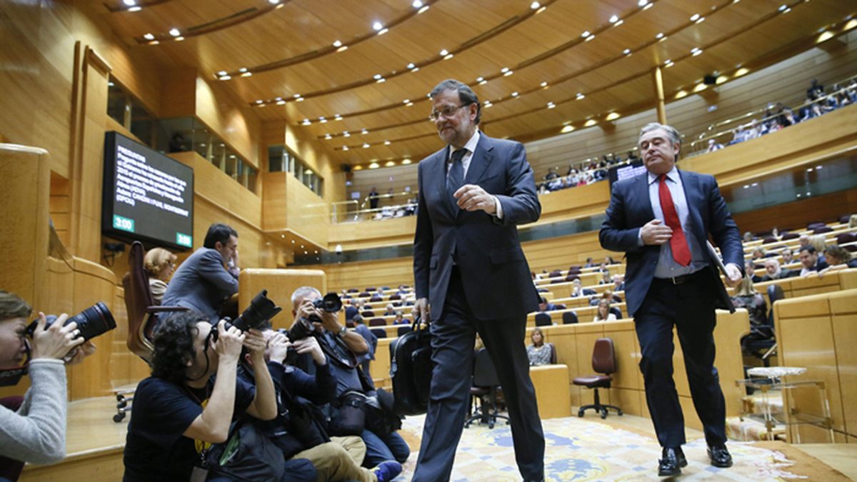 Rajoy a su salida de la sesión de control en el Senado