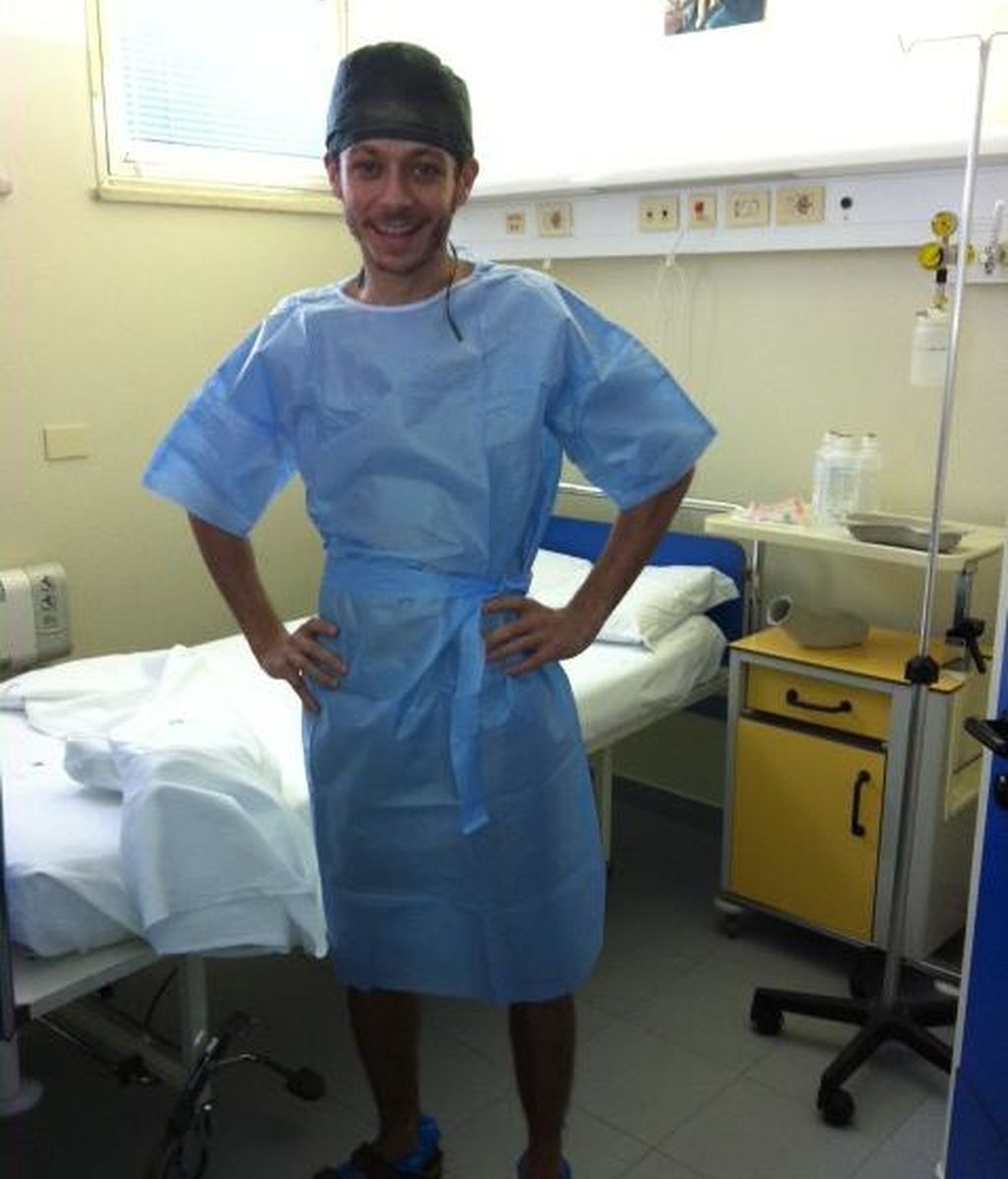 Rossi posa sonriente en el Hospital