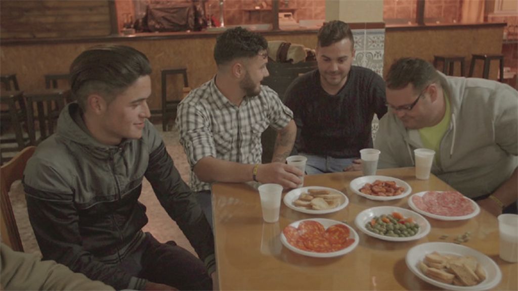 Apasionado de las cabras, quiere un amor para toda la vida