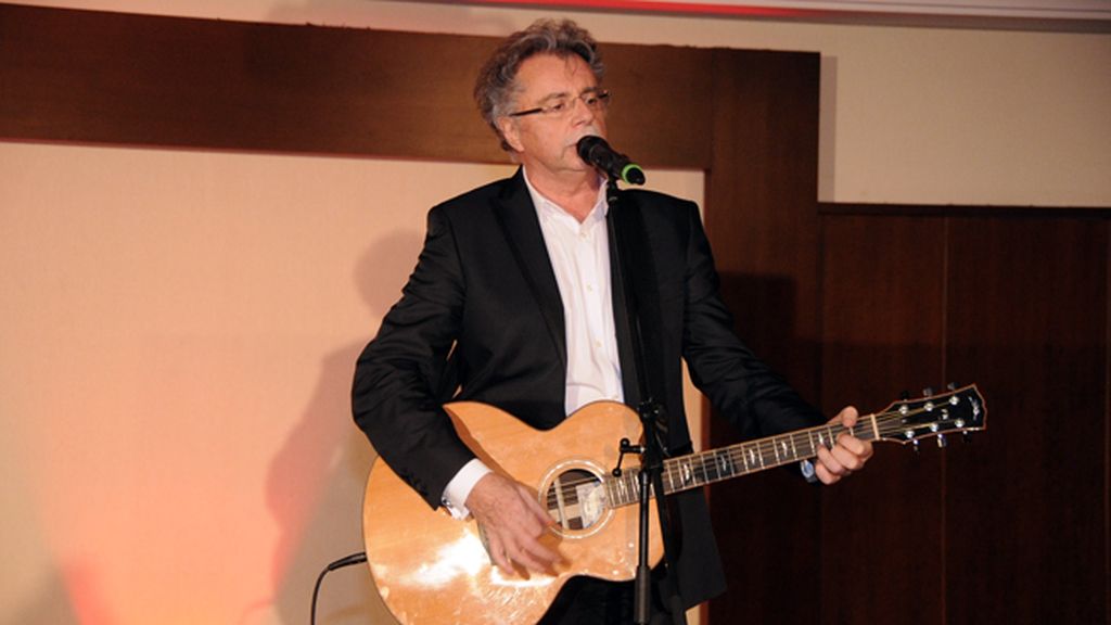 Pavol Hammel, uno de los más famosos cantantes de Eslovaquia, actuó durante la cena