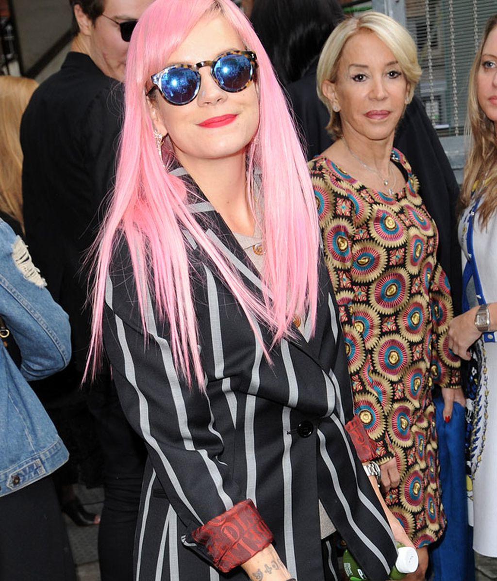 Lilly Allen y su pasión por los pelos de colores, el rosa no podía faltar