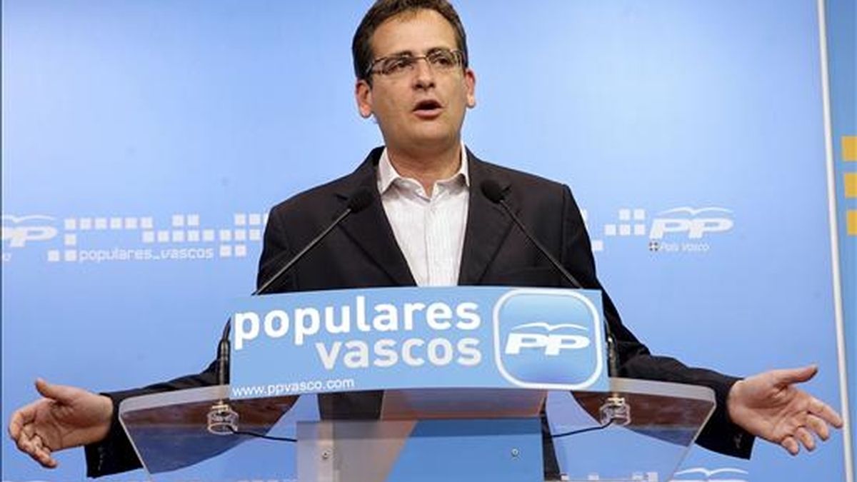 El presidente del PP en el País Vasco, Antonio Basagoiti, durante una rueda de prensa ofrecida en Bilbao. EFE/Archivo