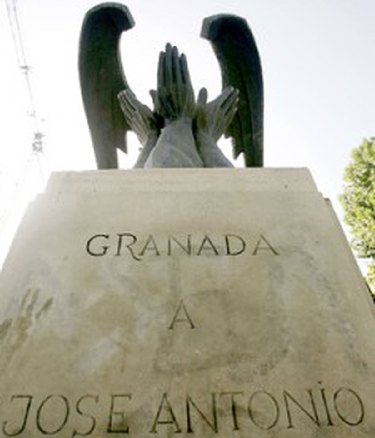 Monolito de Primo de Rivera en Granada