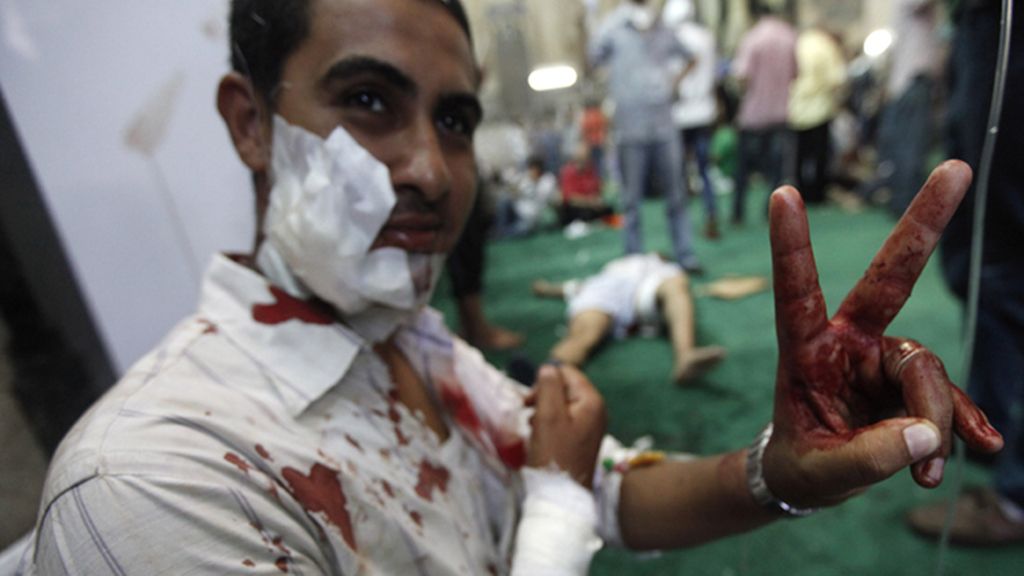 El caos y los episodios de violencia se apoderan de El Cairo