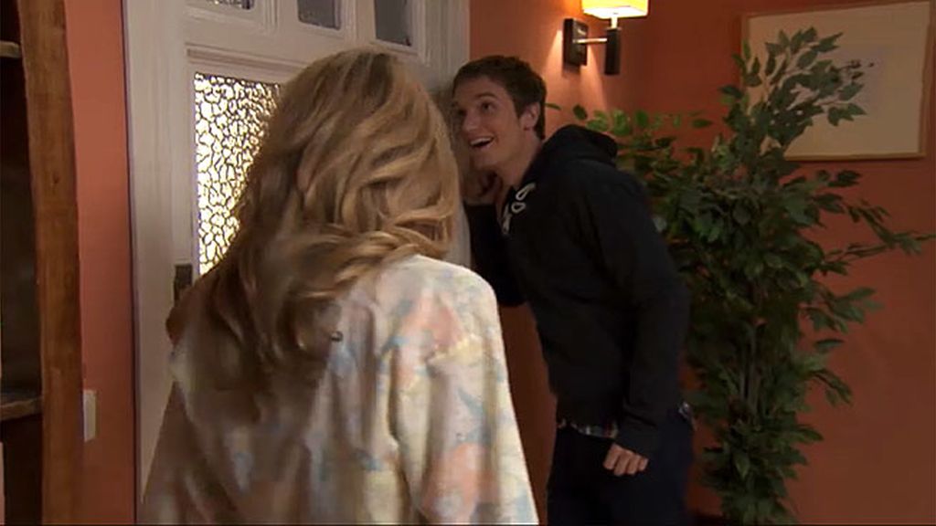 Pedro y Carlota continúan su affaire pero... surgen los problemas