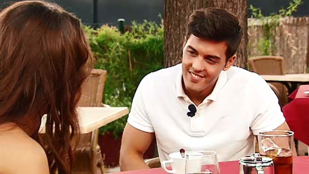 Jenny se 'desnuda' ante Lukas