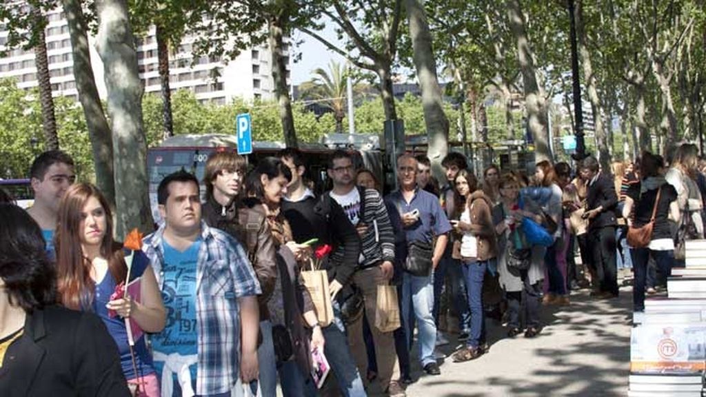 'Lo que me sale del bolo' triunfa en Sant Jordi