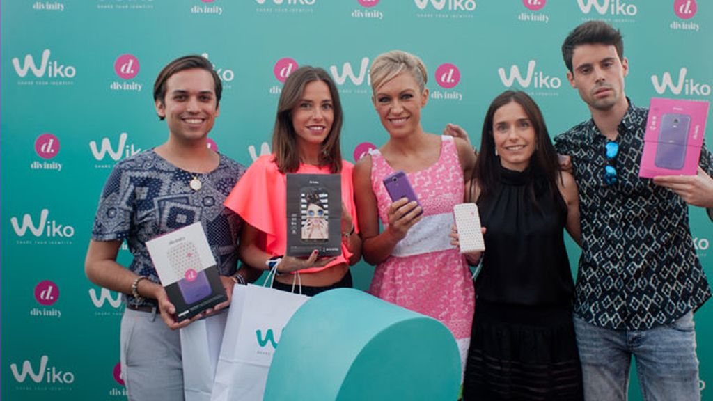 Lujan Argüelles junto a los blogueros Marta Carriedo y Nacho Aznar