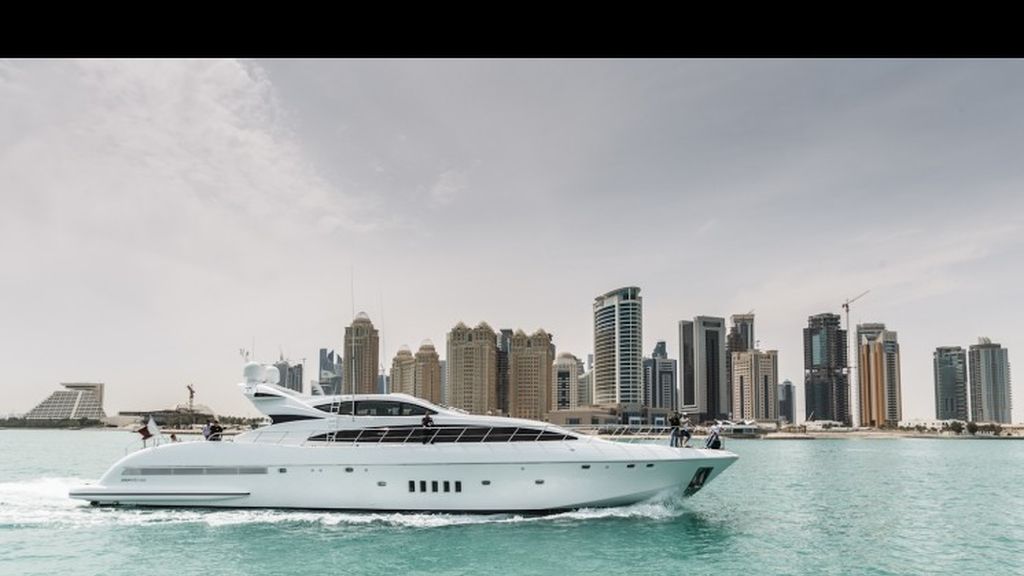 Los pilotos, de excursión por la bahía de Doha