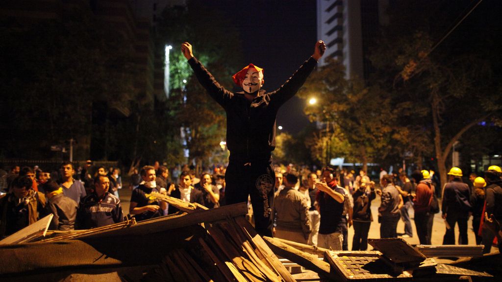 Plaza Taksim, escenario de guerra en Turquía