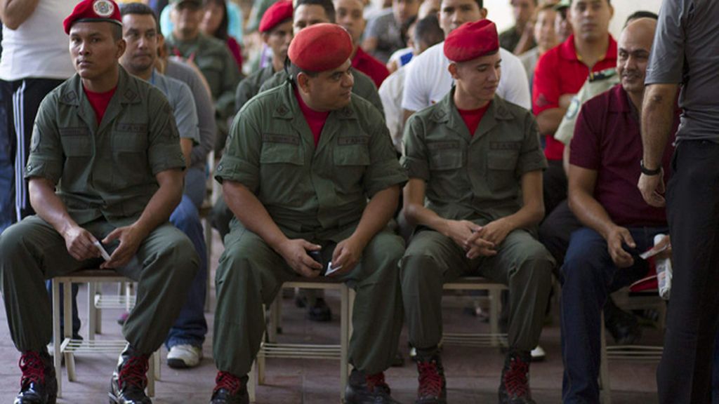Henrique Capriles y Nicolás Maduro, candidatos para suceder a Chávez