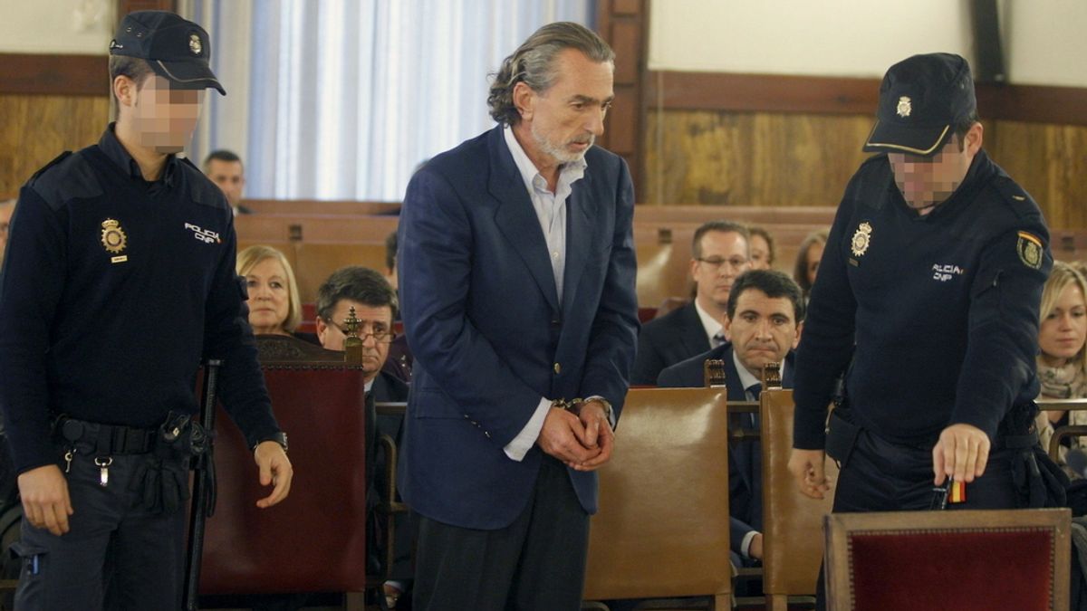 El presunto cabecilla de la trama corrupta, Francisco Correa, a su llegada a declarar como testigo