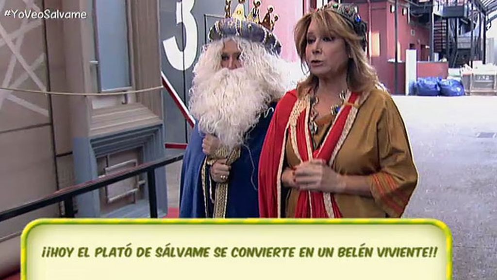 Los colaboradores se disfrazan y recrean el pesebre