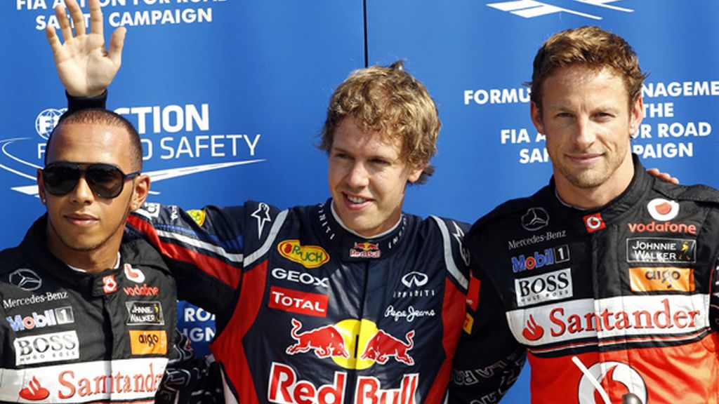 Vettel, Hamilton y Button ocuparon los primeros puestos en la salida