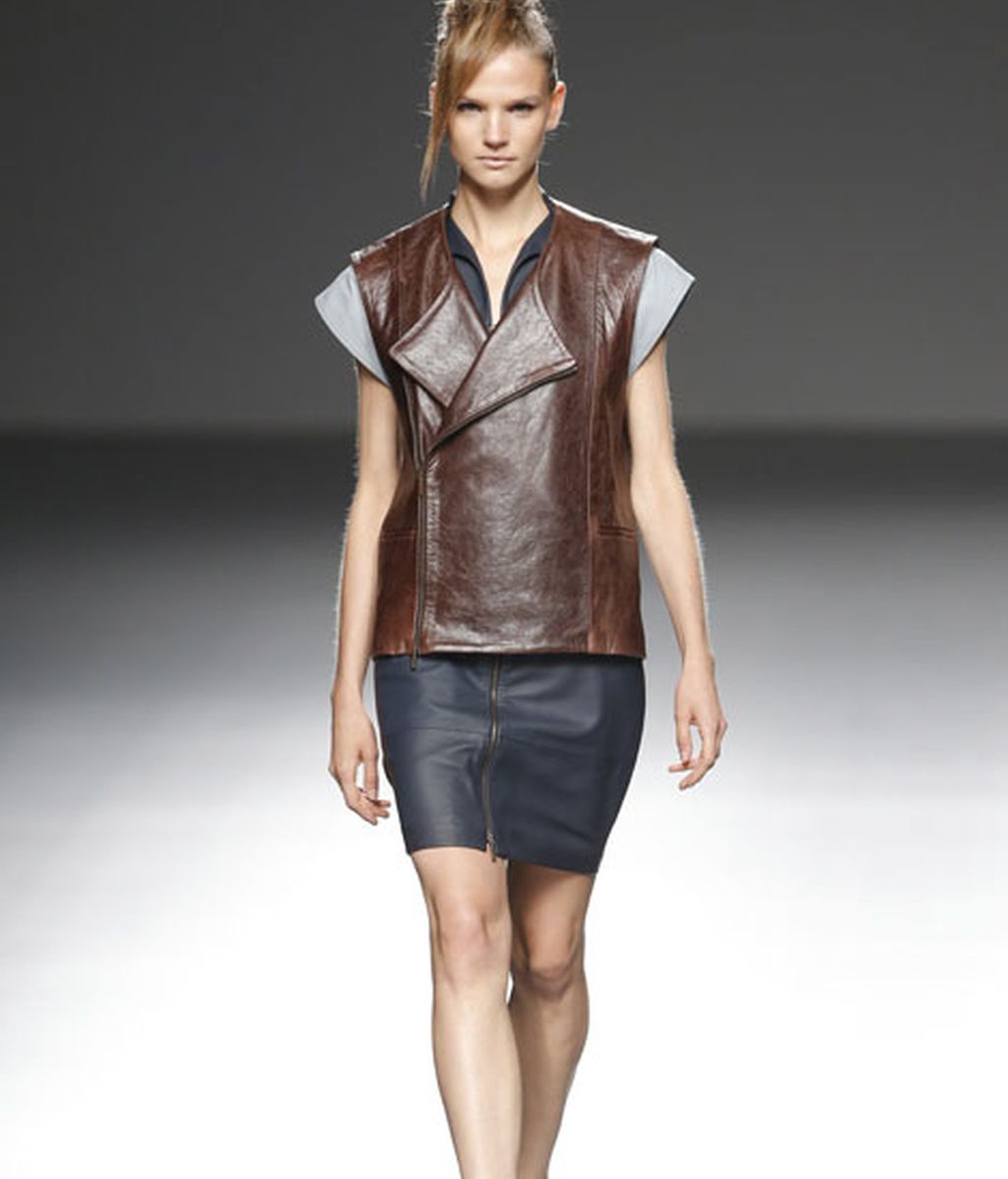 Rojos brillantes y colores de la tierra