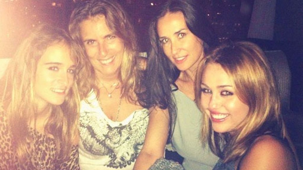 Miley Cyrus en el Twitter de Demi Moore