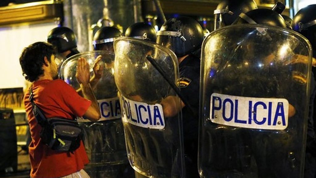 Contra los antidisturbios
