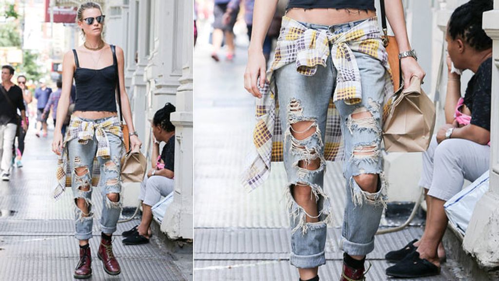 Enormes, cortos o de reina: los 'ripped jeans' son modernos, son nuevos, y parecen viejos