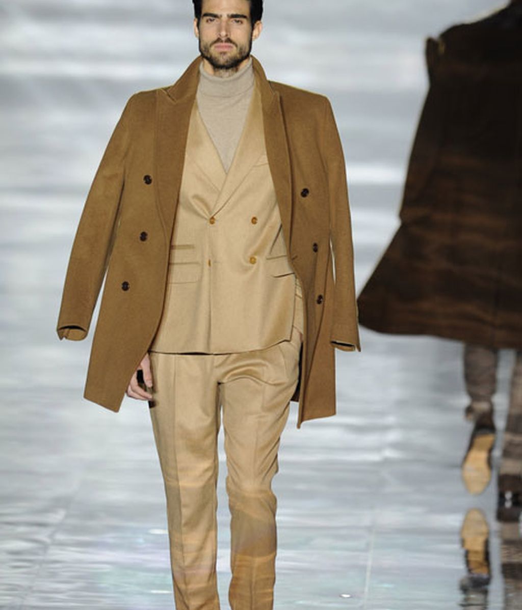 Roberto Verino: Vuelve el 'glamour' de los cincuenta