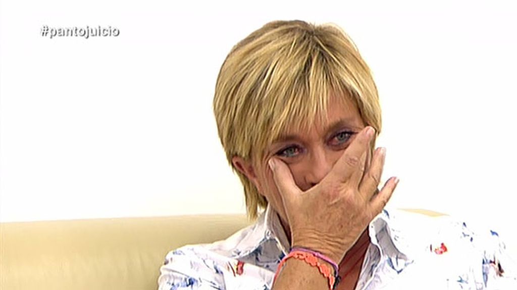 La colaboradora no puede evitar las lágrimas