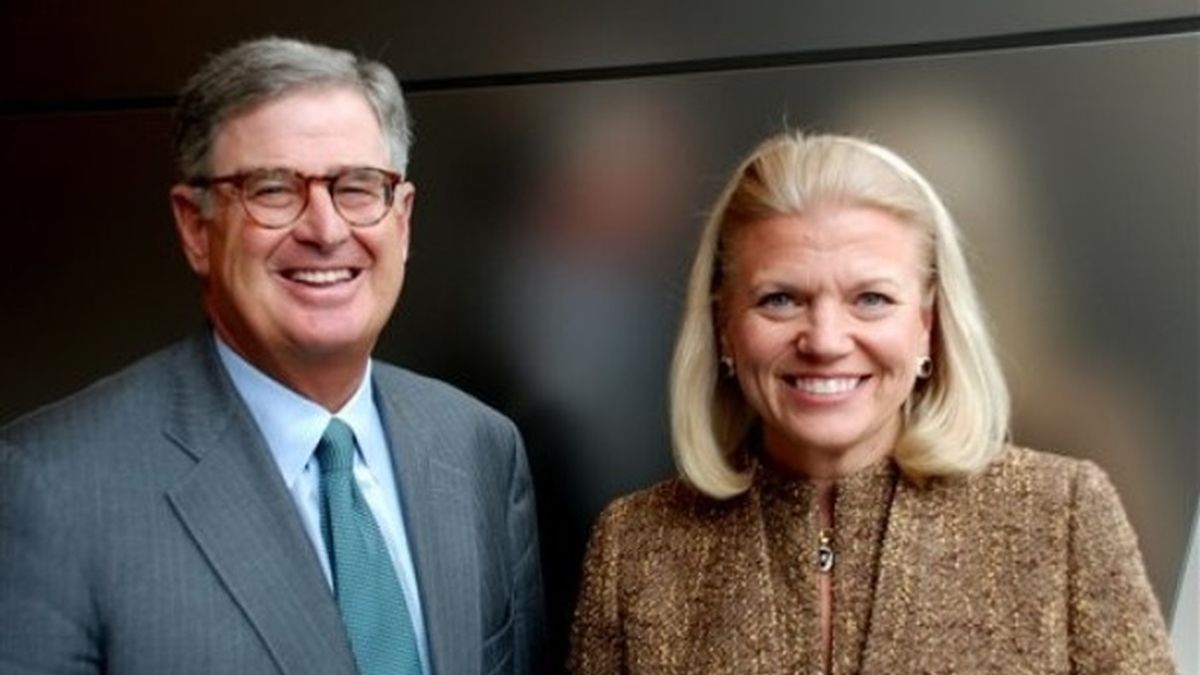 Imagen del CEO de IBM Samuel J. Palmisano y de Virginia M. "Ginni" Rometty at IBM's en Armonk, Nueva York.
