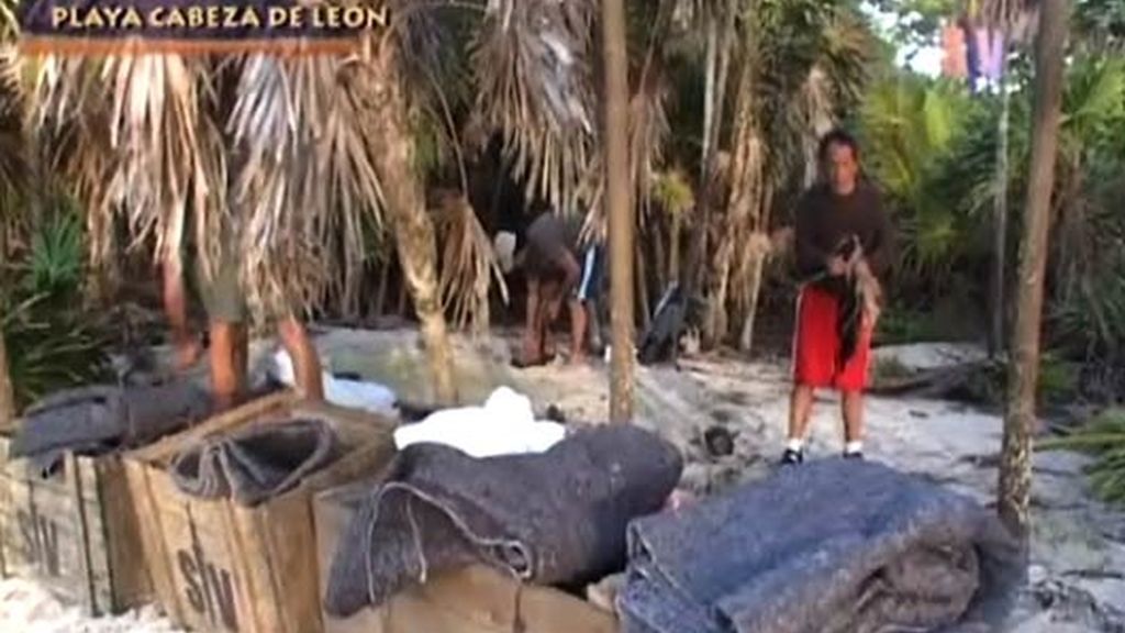 La supervivencia ya ha comenzado en las dos playas