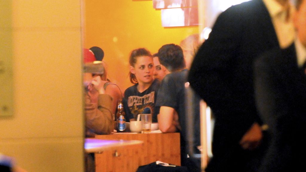 Kristen Stewart cambia a su vampiro por otro en Berlín