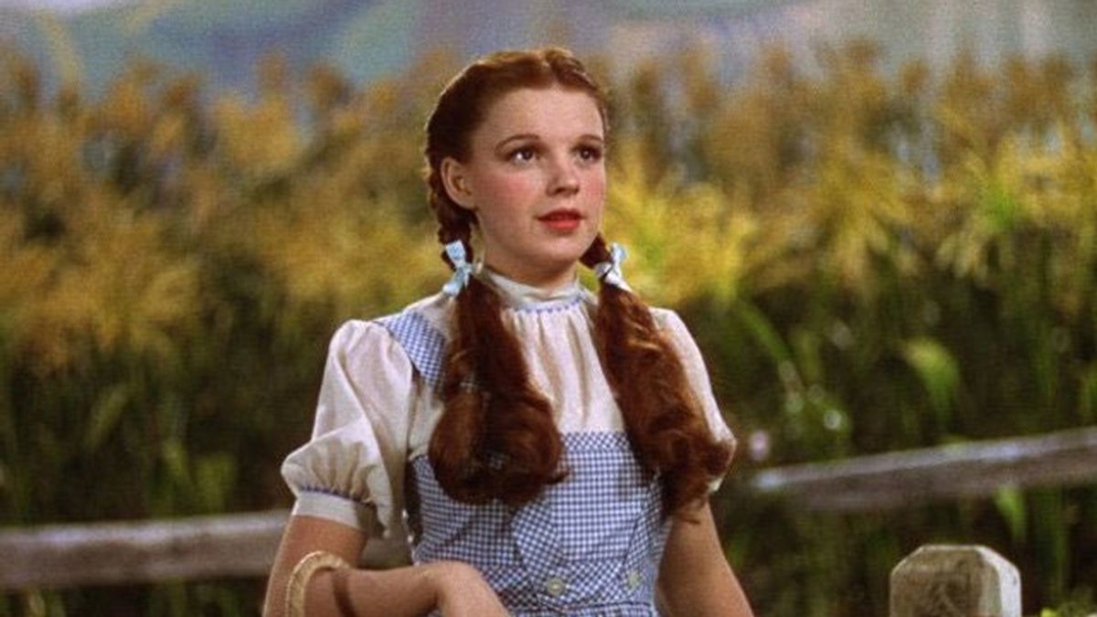 Subastan el vestido de Judy Garland en el 'Mago de Oz'