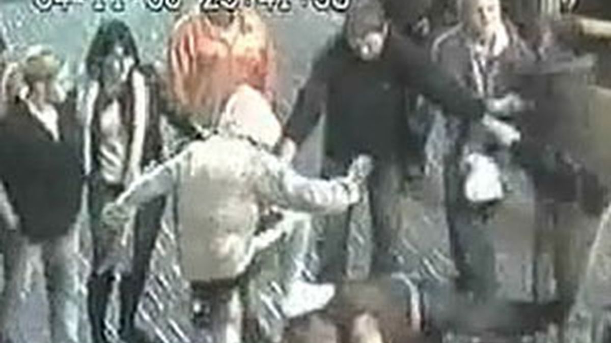 Las mujeres fueron grabadas en plena agresión. Video: CCTV.