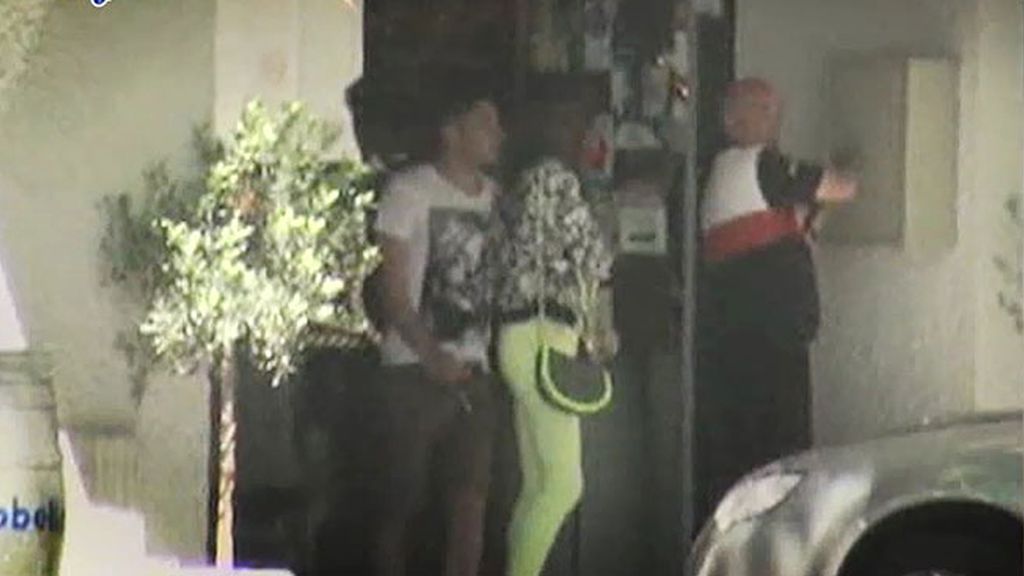 Kiko Rivera se fotografía con Triana y Jessica pasea con Peleteiro