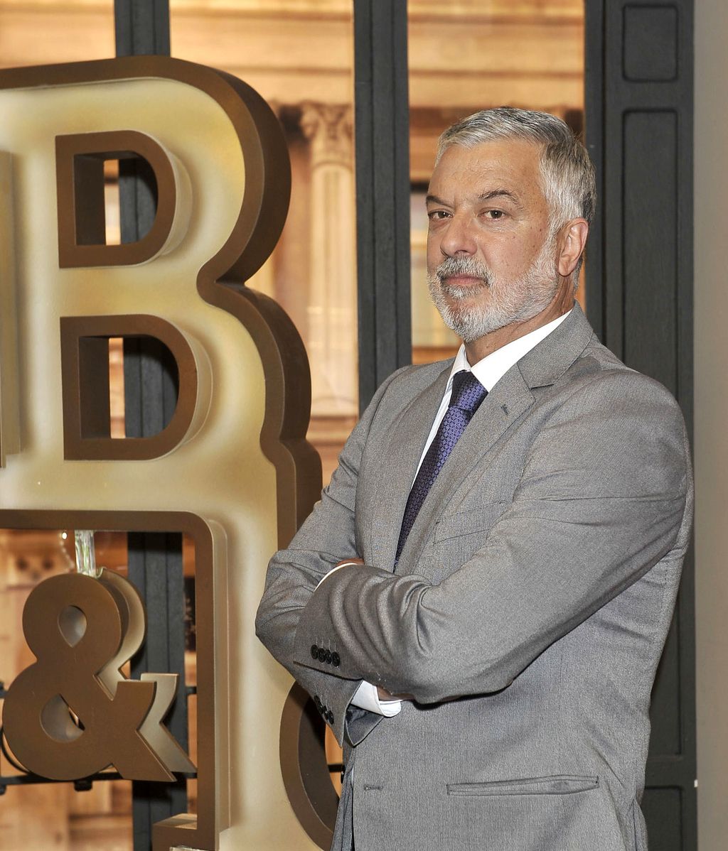 Adolfo Fernández es Óscar Bornay