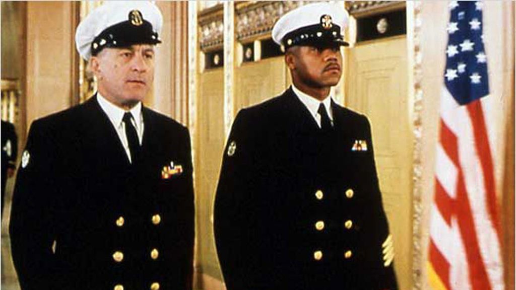 De Niro y Cuba Gooding Jr. narran una historia de superación y perseverancia en 'Hombres de honor'