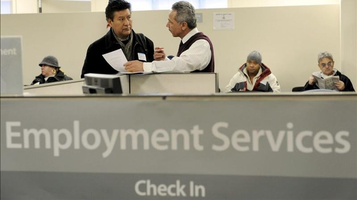 De acuerdo con el Departamento de Trabajo, en diciembre el índice de desempleo bajó cuatro décimas y se ubicó en el 9,4 por ciento de la fuerza laboral. Sin embargo, la creación de empleos sigue siendo lenta. EFE/Archivo