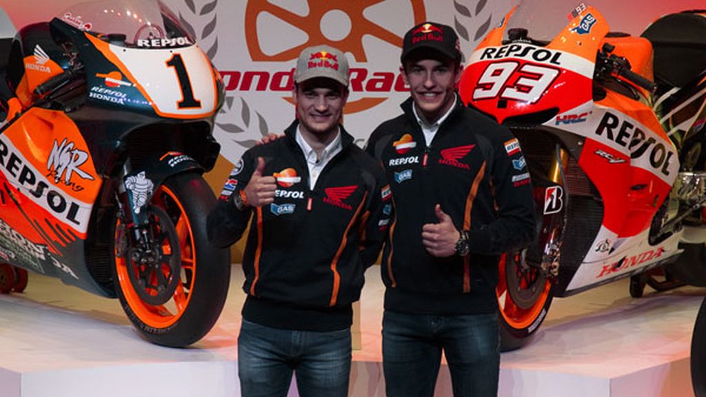 Marc Márquez y Dani Pedrosa soplan las 20 velas de Repsol y Honda en el Mundial