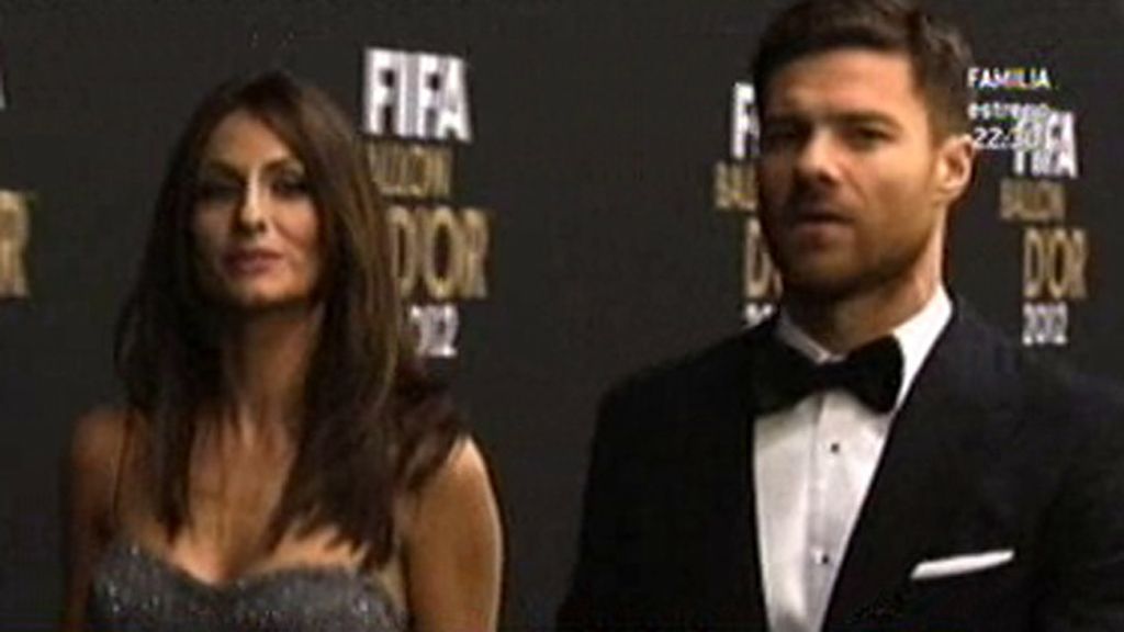 Ellos recogen los premios y ellas deslumbran en la gala del Balón de Oro