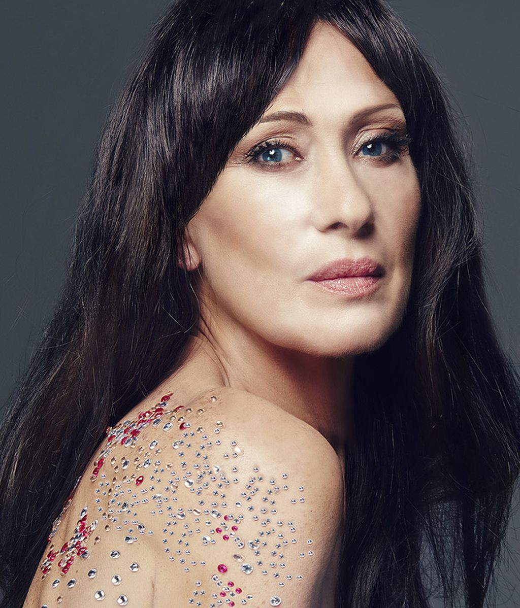 Rosa Benito emula la portada de Sara Carbonero en 'Elle'