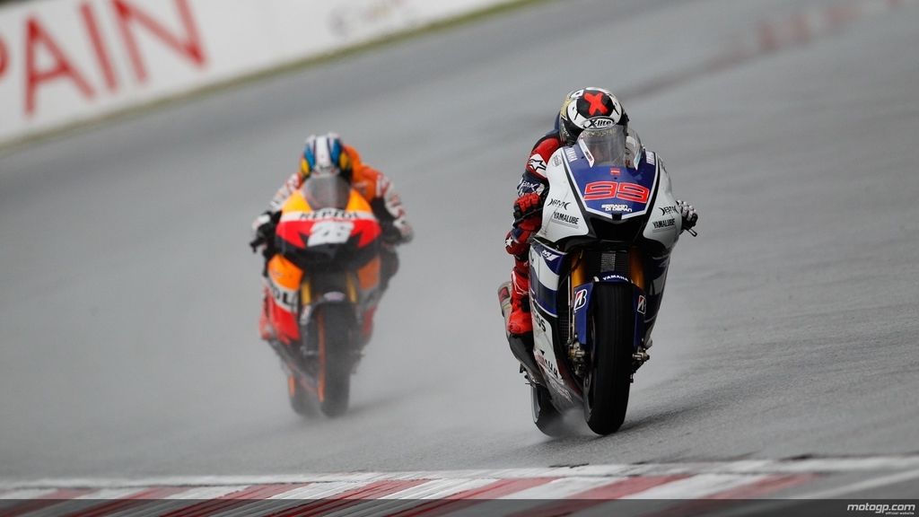 Dani Pedrosa sigue de cerca a Lorenzo en Sepang