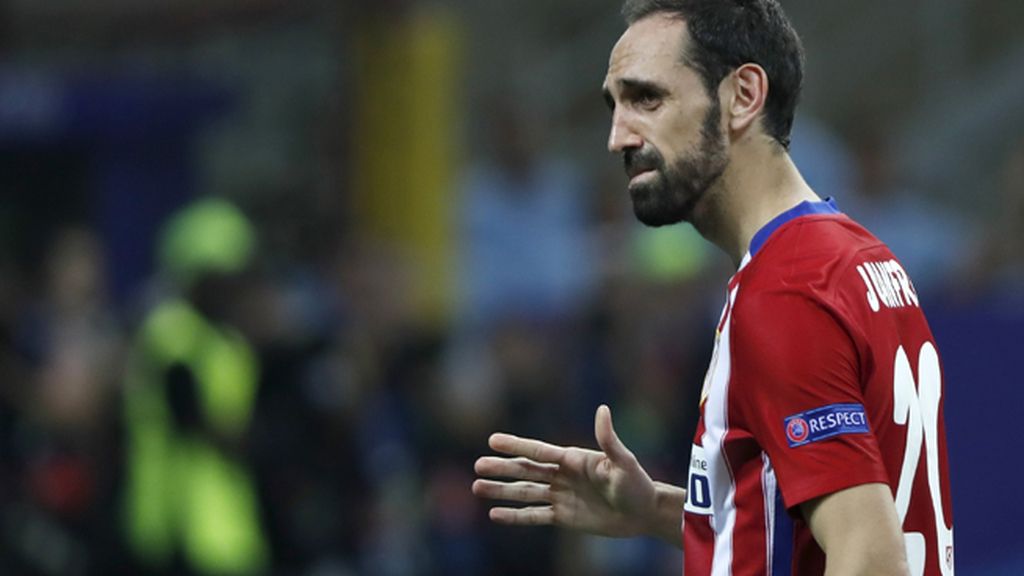 Juanfran agradece "las muestras de afecto" de la afición en una carta abierta