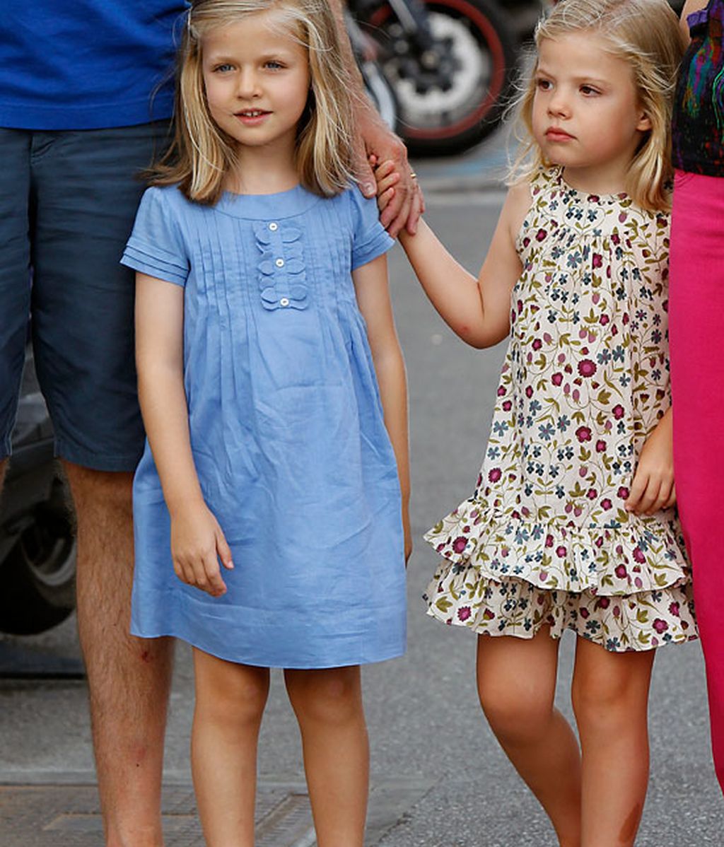 Letizia se atreve con el rosa fucsia para una noche rockera