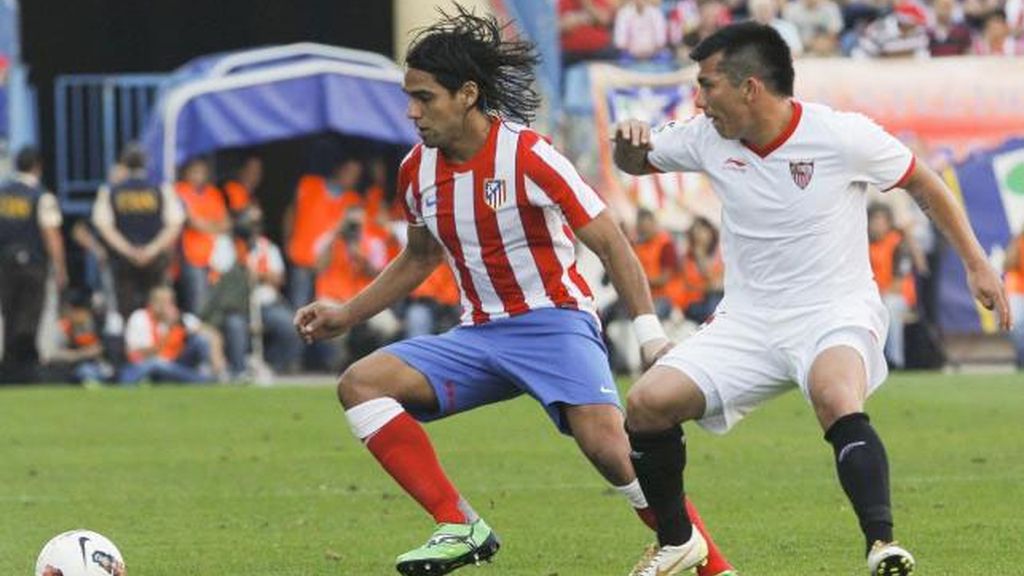El Atlético y el Sevilla luchan por un puesto en la final de la Copa del Rey