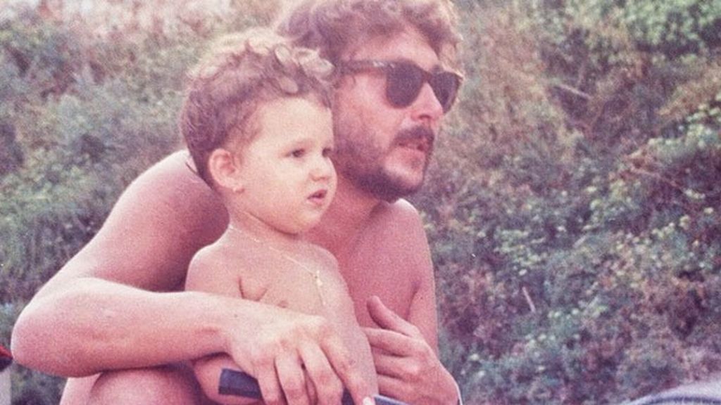 Úrsula Corberó: "Mi padre. Mi vida. Mi hombre. Feliç dia del pare. T'estimo!!!"