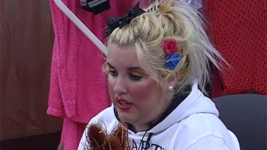 Lo imita todo: desde la Pantoja hasta el ‘Gangman style’