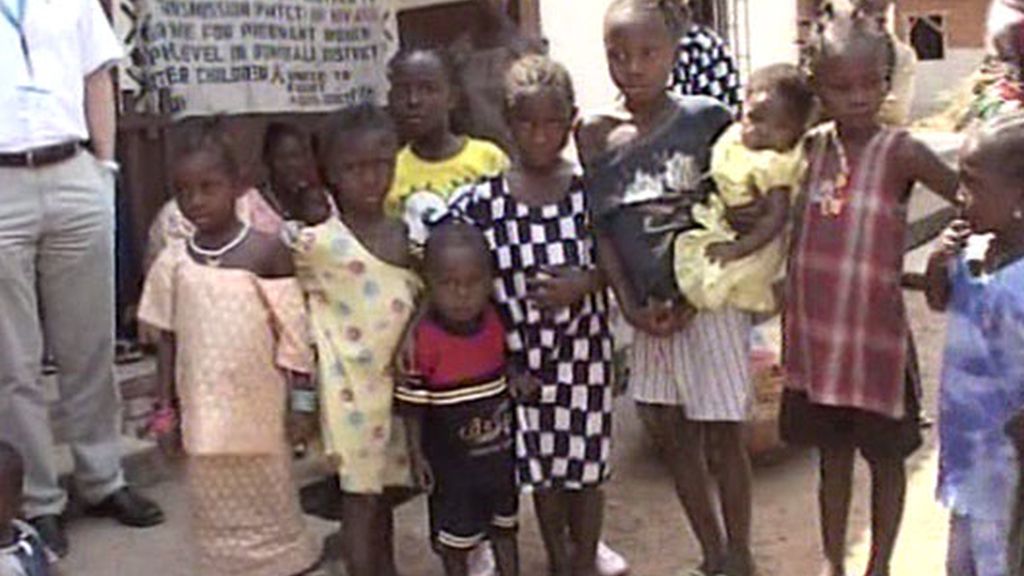 Los pequeños sufren de hambre en Sierra Leona