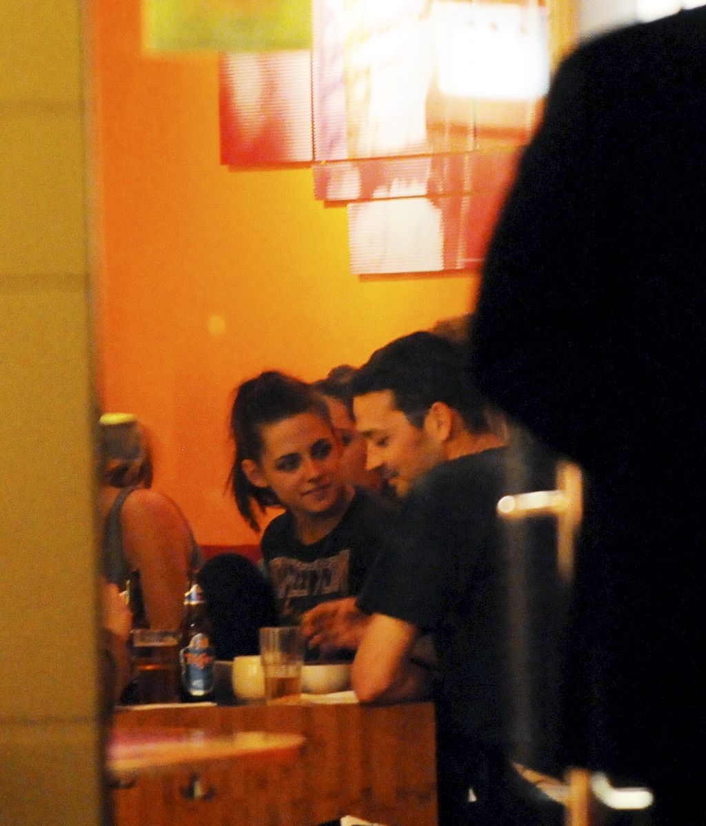 Kristen Stewart cambia a su vampiro por otro en Berlín