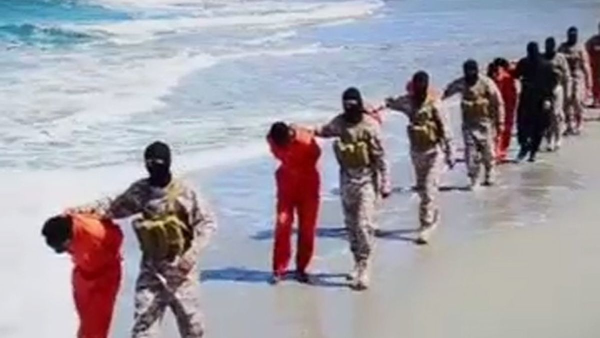 El Estado Islámico decapita a 30 personas en Libia en un nuevo vídeo