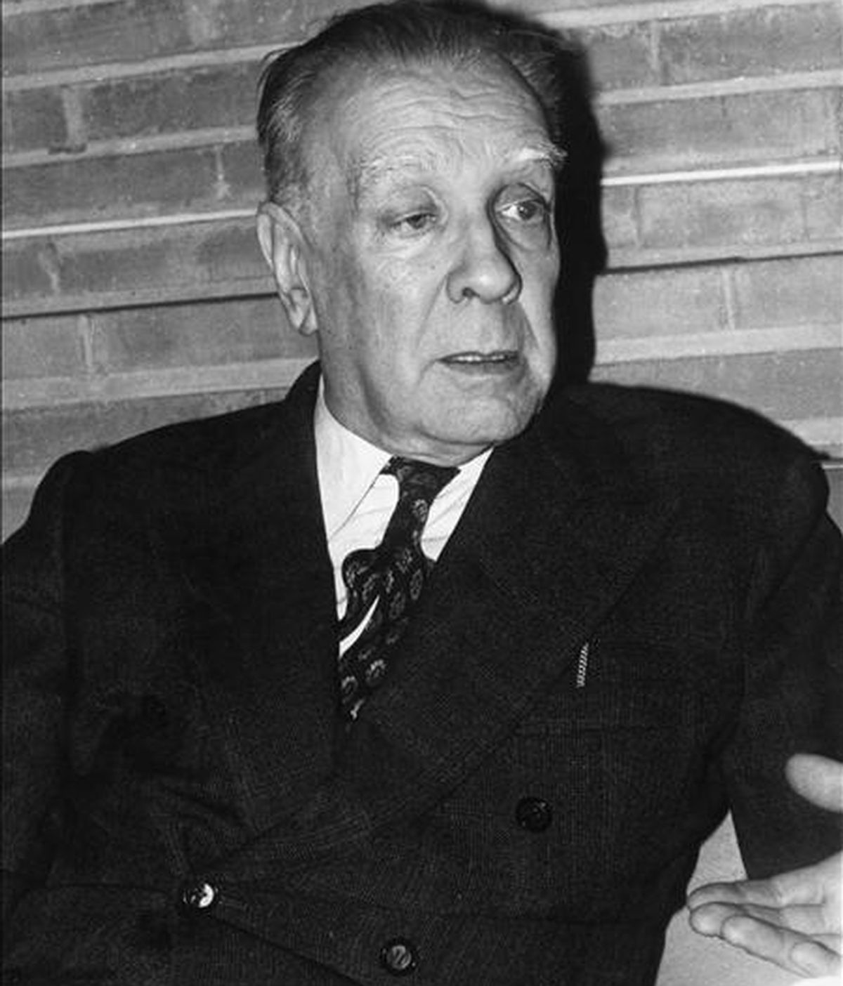 Fotografía de archivo fechada el 24 de abril de 1973 en Madrid del escritor argentino Jorge Luis Borges. EFE/Archivo