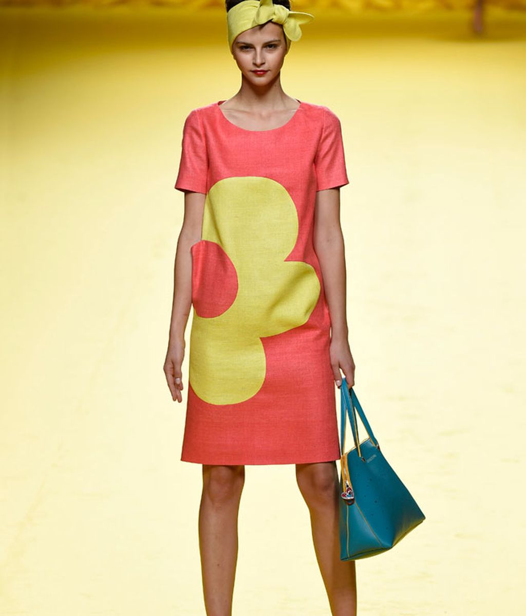 Color y brillos en Agatha Ruíz de la Prada