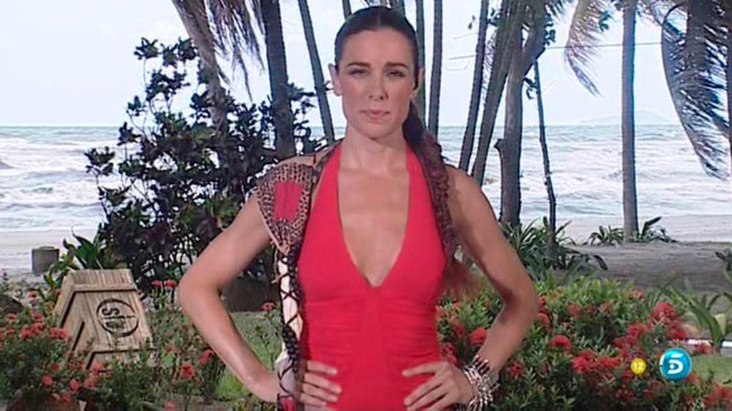 Bañadores, pareos, collares...los estilismos de Raquel, en fotos Bañadores, pareos, collares...los estilismos de Raquel, en fotos