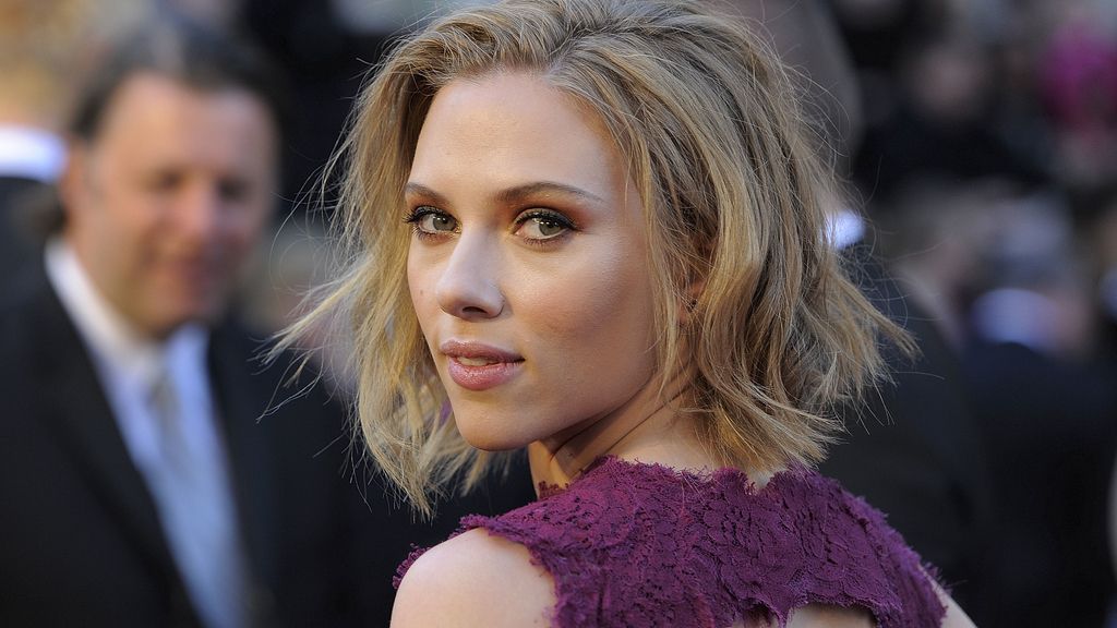 La actriz cumple 30 años, y aquí te dejamos sus 30 mejores looks