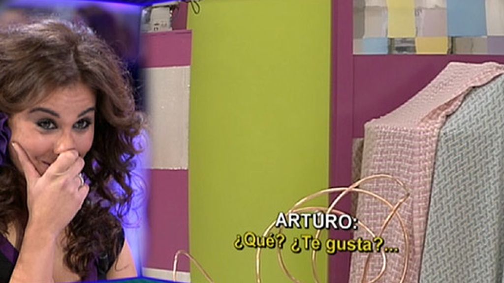 Las caras de Indhira viendo sus 'edredonings' en el plató